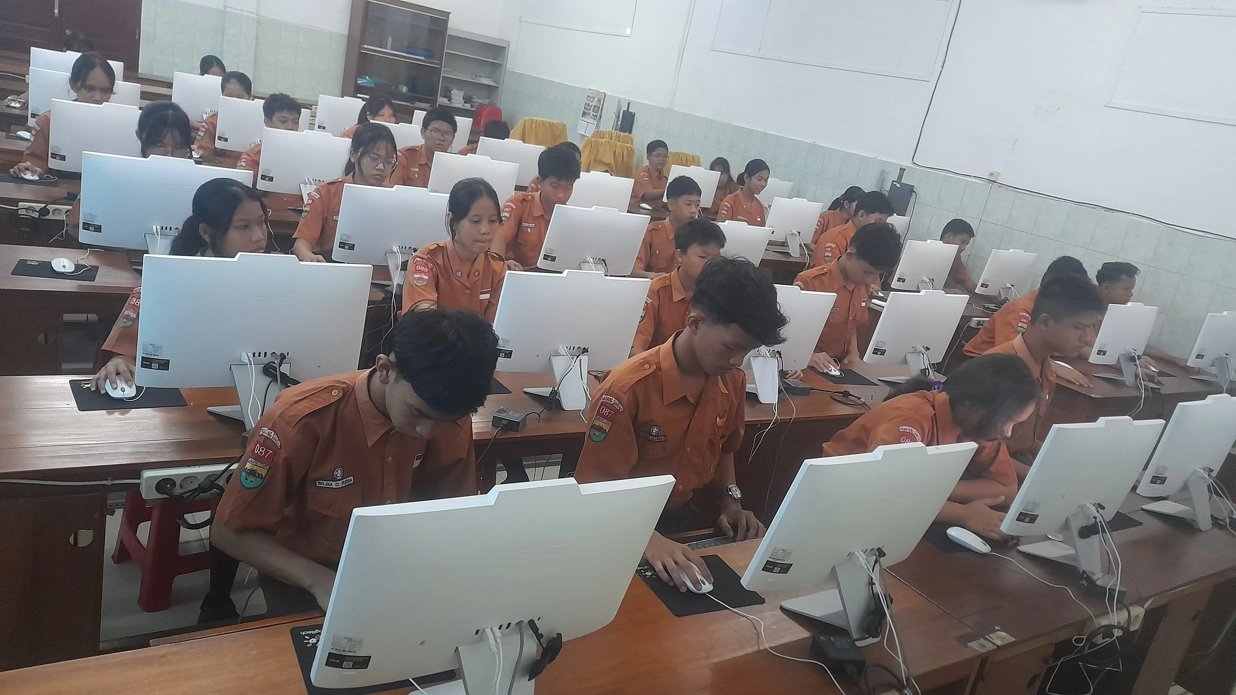Juara 2 Lomba Pidato Bahasa Inggris Tingkat Provinsi 2
